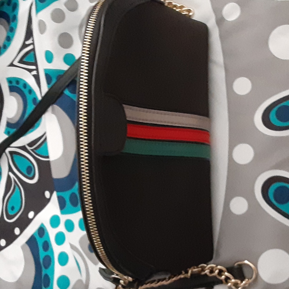 Crossbody - Picture 3 of 4